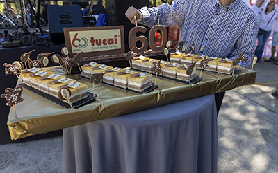 Tucai celebra su 60 aniversario en familia