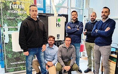 Ferroli y la Universidad de Vigo inician las pruebas de fiabilidad y durabilidad de la nueva caldera HYDROHELIX que funciona al 100 % con hidrógeno verde